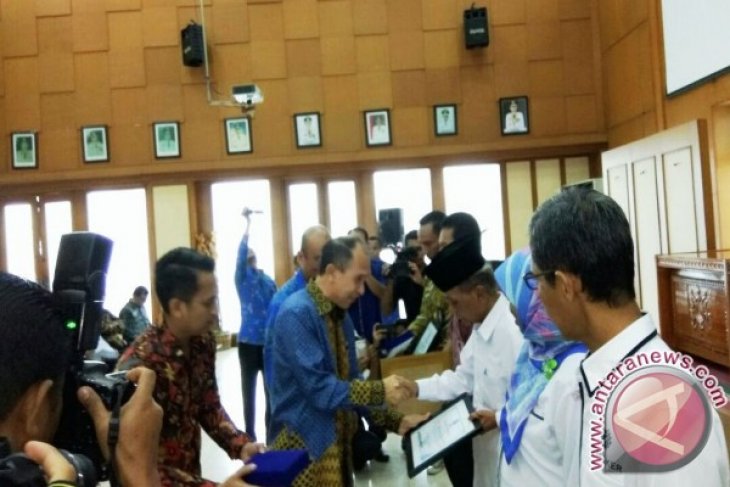 BNN Maluku Beri Penghargaan Kepada Pendukung P4GN
