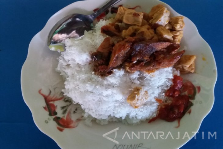 Hasil gambar untuk masakan khas situbondo nasi karak