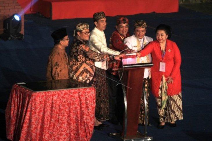 Penutupan Festival Keraton Nusantara di Cirebon