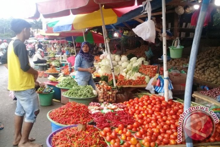 Harga sayuran produk lokal masih normal