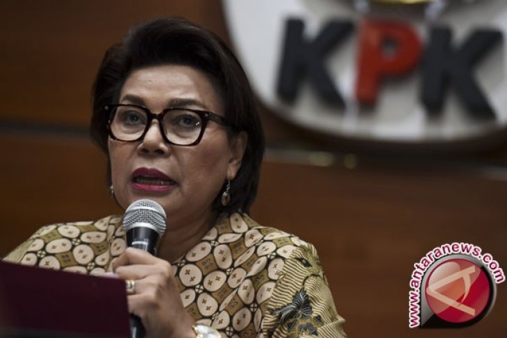 Sejumlah istri menteri mendatangi KPK, Ada apa?