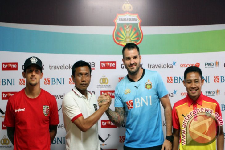 Pertarungan Papan Atas Liga 1 Incar Tambahan Tiga Poin