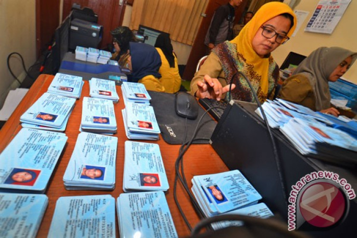 News Focus - Indonesia`s population growth to increase by Otniel Tamindael