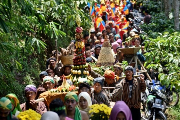 SEDEKAH BUMI