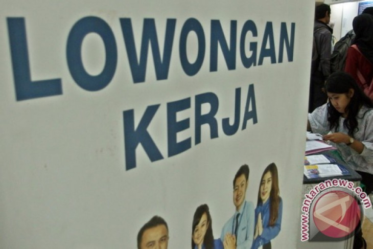 Disnaker Sukabumi tempatkan ribuan pencari kerja di perusahaan dalam dan luar negeri