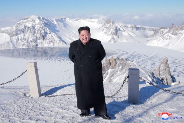 Kim Jong-un dan ayahnya pakai paspor aspal agar bisa ke Barat