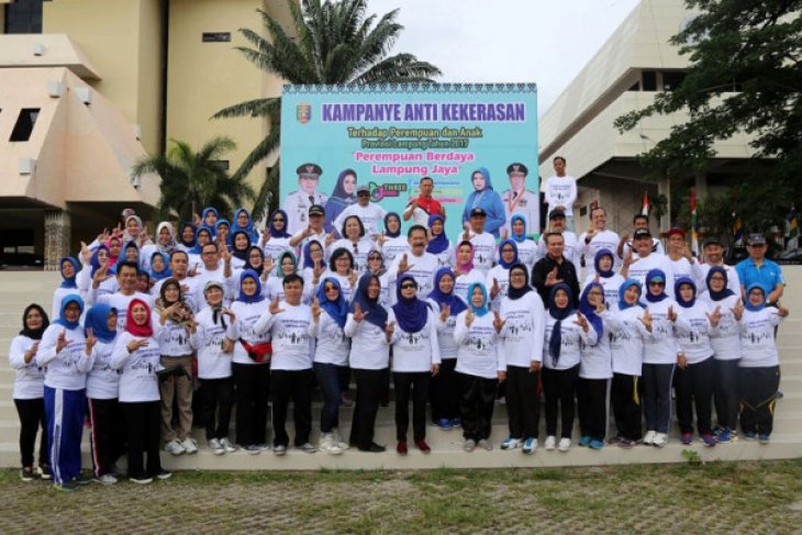 Senam Sehat Pemprov Menggaungkan