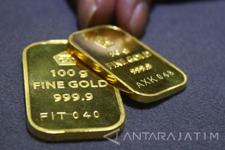 Ikuti pasar global, harga emas anjlok hingga Rp5.000 per gram