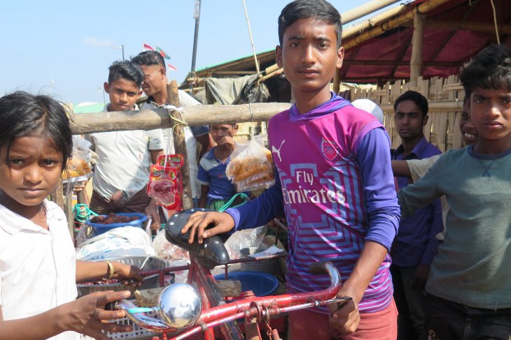 Laporan dari Bangladesh - Berjualan di kamp pengungsi Rohingya