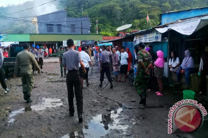 Pemkab Teluk Wondama Ambil Langkah Tegas Relokasi Pedagang Pasar Soyar