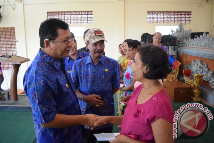 Tekan Angka Kemiskinan, Buleleng Salurkan Ribuan PKH Di Banjar