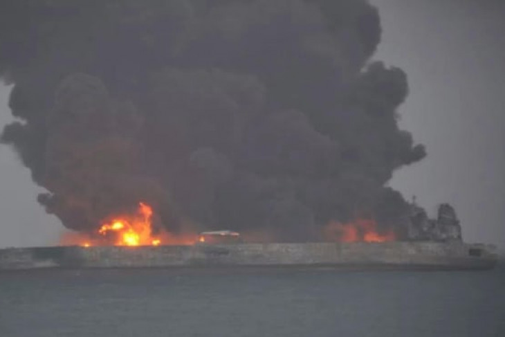Tanker minyak Iran tabrakan dengan kapal China
