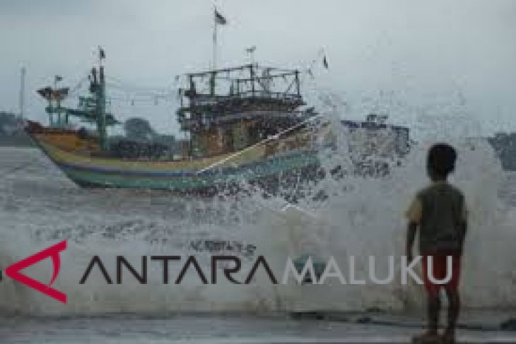 BMKG waspadai gelombang tinggi laut Maluku