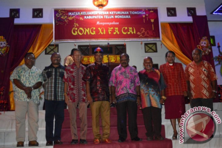 Atraksi Barongsai Meriahkan Tahun Baru Imlek di Teluk Wondama