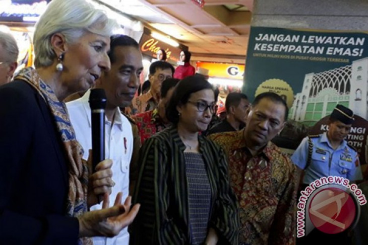 Kemarin, Jokowi-Lagarde ke Tanah Abang hingga penumpang pesawat merokok