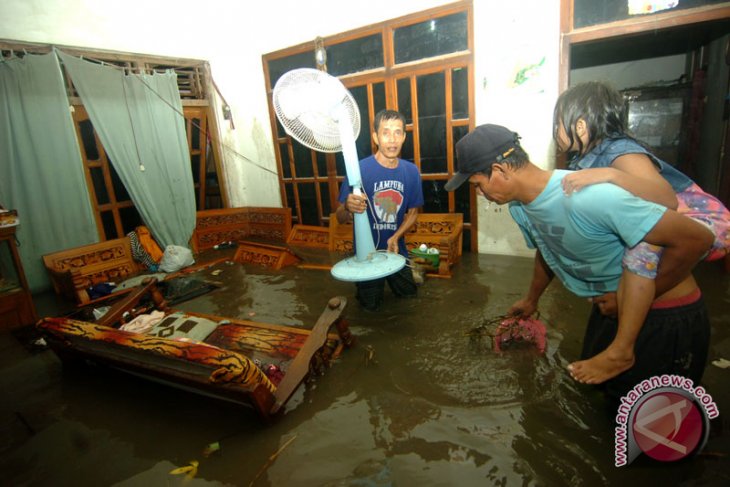 Banjir Mangkang Semarang genangi ratusan rumah - ANTARA 