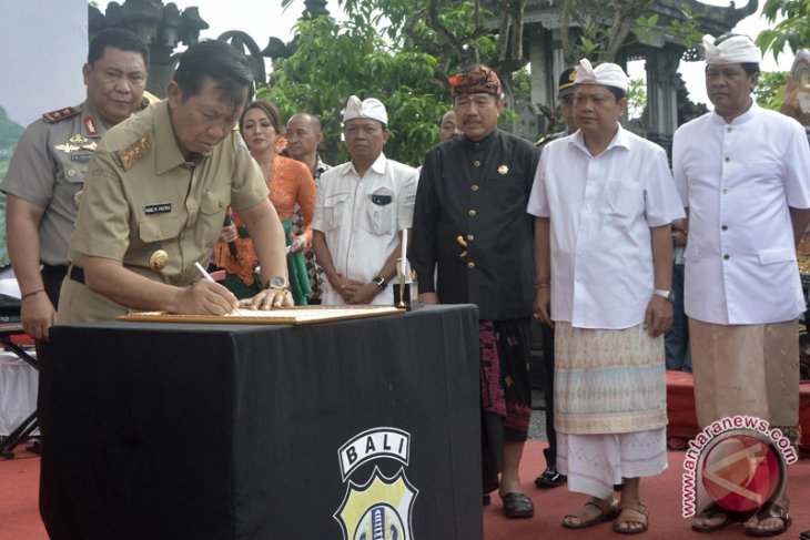 Dua calon gubernur Bali deklarasi kampanye damai