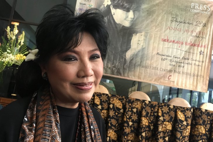 Menteri Susi jadi model busana Anne Avantie