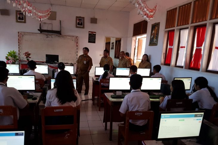Bupati Muarojambi pantau UNBK SMP/MTs (video)
