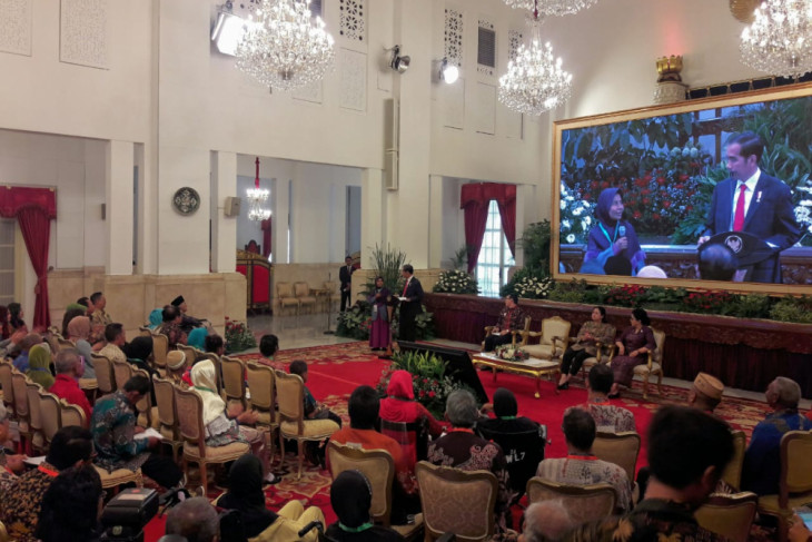 Presiden Jokowi terima ratusan penerima manfaat JK-KIS