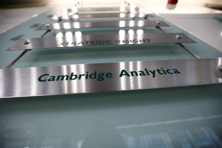 Cambridge Analytica gulung tikar