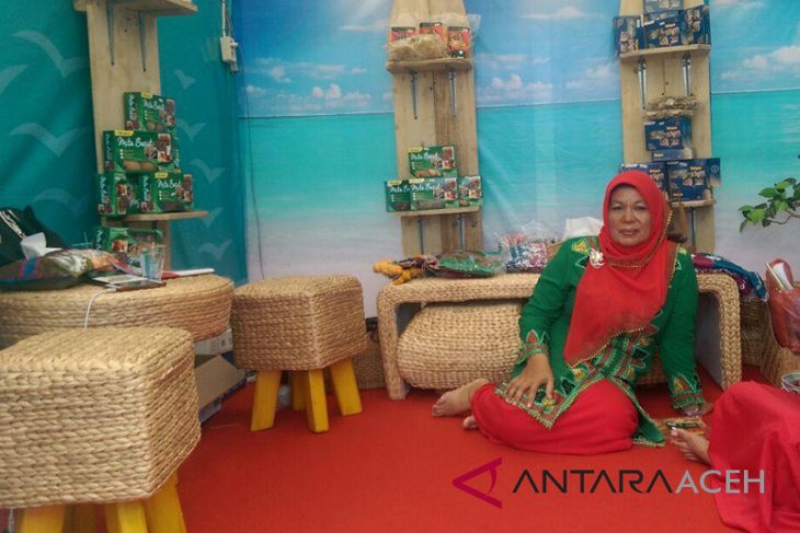 Aceh Barat ekspor aksesoris econg gondok