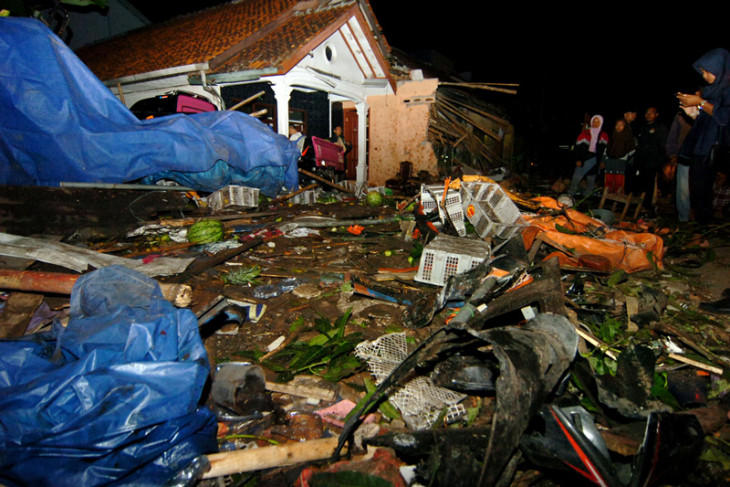 11 killed in brebes truck accident