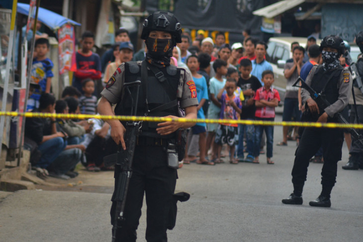 Densus 88 tangkap dua terduga teroris di Sukabumi