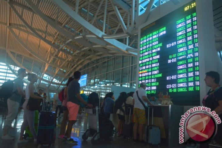 Bandara Ngurah Rai Bali dibuka kembali