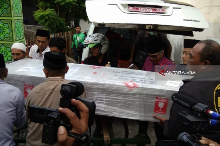 Jenazah Pekerja Migran yang Meninggal di Malaysia Tiba di Jember