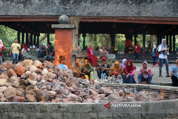 Geopark Kayangan Api Diserbu Pengunjung Video Antara