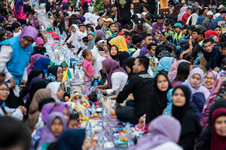 Ribuan muslim-non muslim