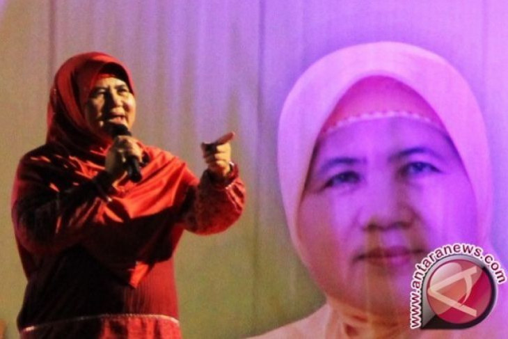 Mamah Dedeh ceramah di Rest Area KM 57