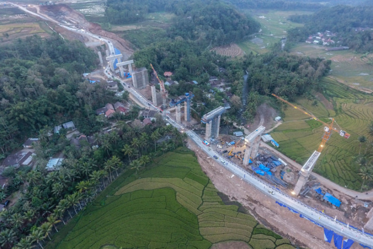 Jalur Tanjakan Kali Kenteng