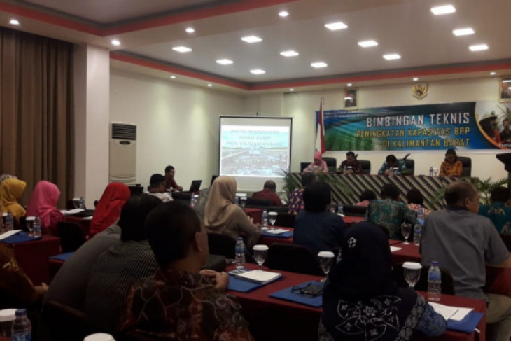 Distan Kalbar Perkuat Balai Penyuluh Pertanian Antara News