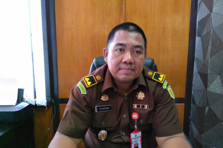Kejari Pontianak menangani empat kasus dugaan korupsi