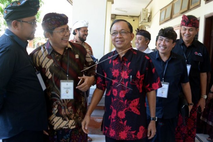 Cagub Koster siap rangkul Rai Mantra