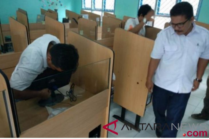 BUMN hadir - BUMN kirim ac ke enam sekolah umn ambi