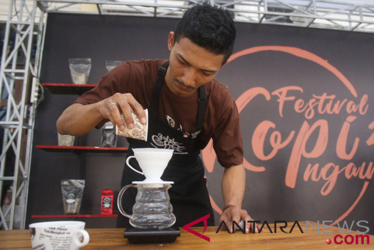 Komunitas Bogor sajikan 10.000 cangkir kopi gratis