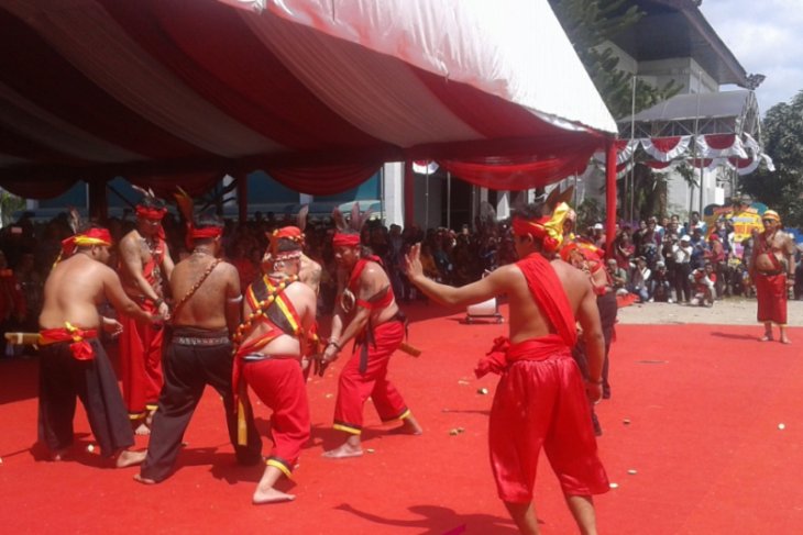 West Kalimantan mandau attractions makes governor tense