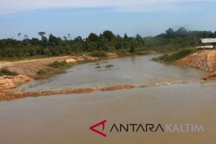 Pengerjaan pengerukan Sungai Lawe-Lawe Penajam dihentikan