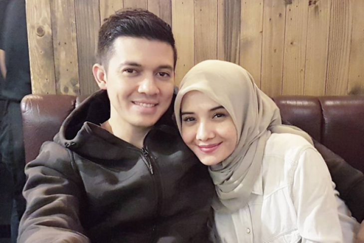 Diduga terlibat penggelapan uang bisnis, pasangan selebritis Irwansyah dan Zaskia Sungkar dipanggil polisi