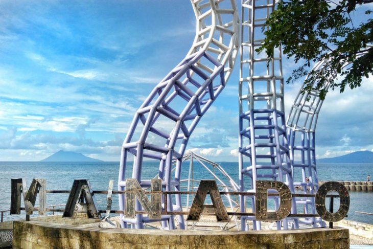 Pemkot Manado Tata Lokasi Wisata Pantai Malalayang Antara Pemkot Manado Tata Lokasi Wisata Pantai Malalayang Antara