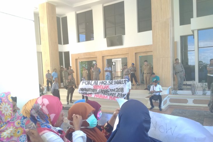 Pemprov Maluku Utara tegakkan sanksi disiplin PNS