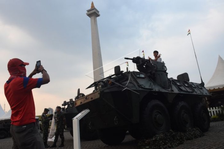 Turispun tertarik saksikan pameran alutsista di Monas