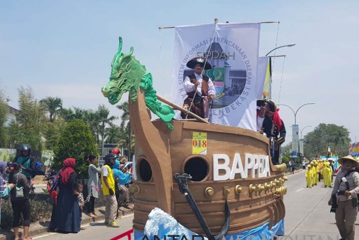 Bekasi gelar karnaval mobil hias dan festival kostum