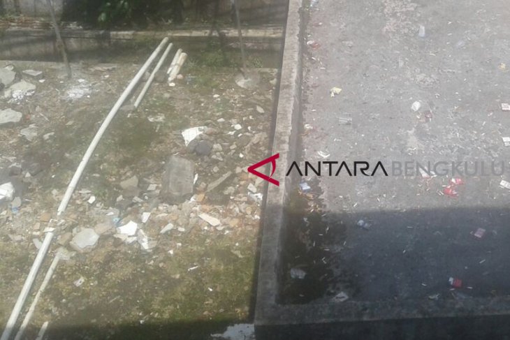 Limbah rumah sakit harus diolah sebelum dibuang