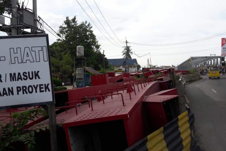 Pembangunan jembatan Sungqi Wampu Langkat belum rampung