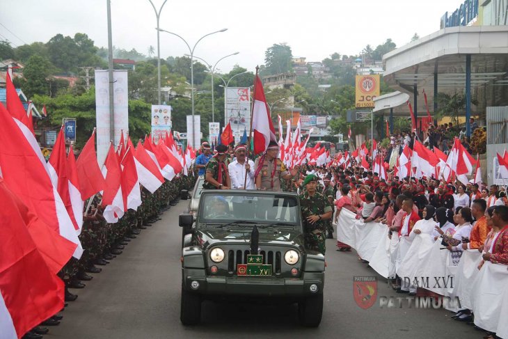 Tarian Tobelo sambut kirab bendera TNI di Ambon