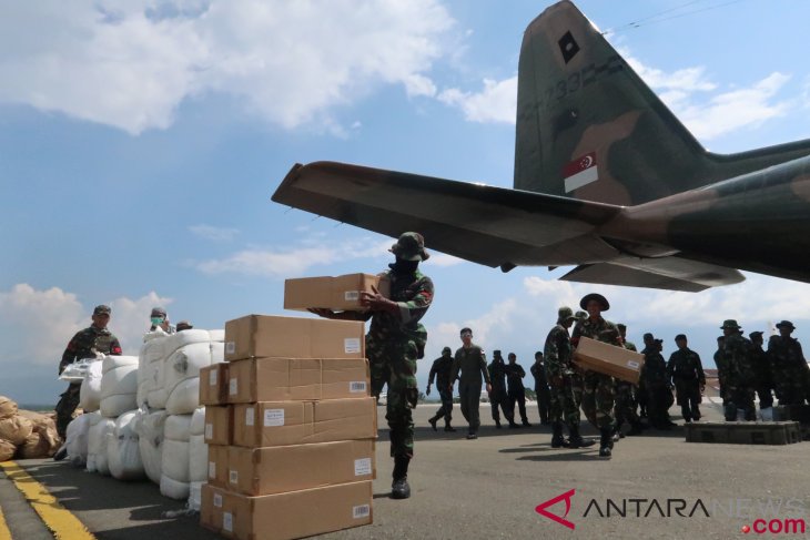 British Air Force aircraft carry humanitarian aid for Central Sulawesi